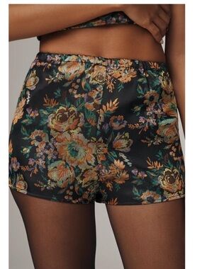 NWT Anthropologie Black Floral Tap Shorts